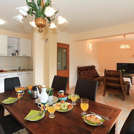 Villa Marijana คาชเตลา ภายนอก รูปภาพ